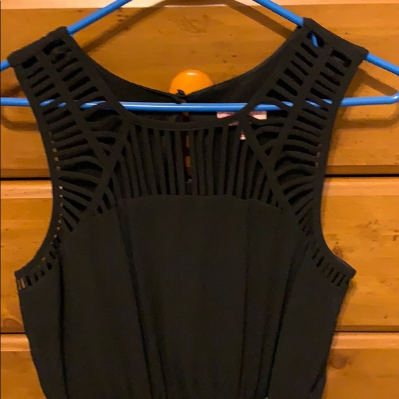 Black Dress - Picture 4 of 7